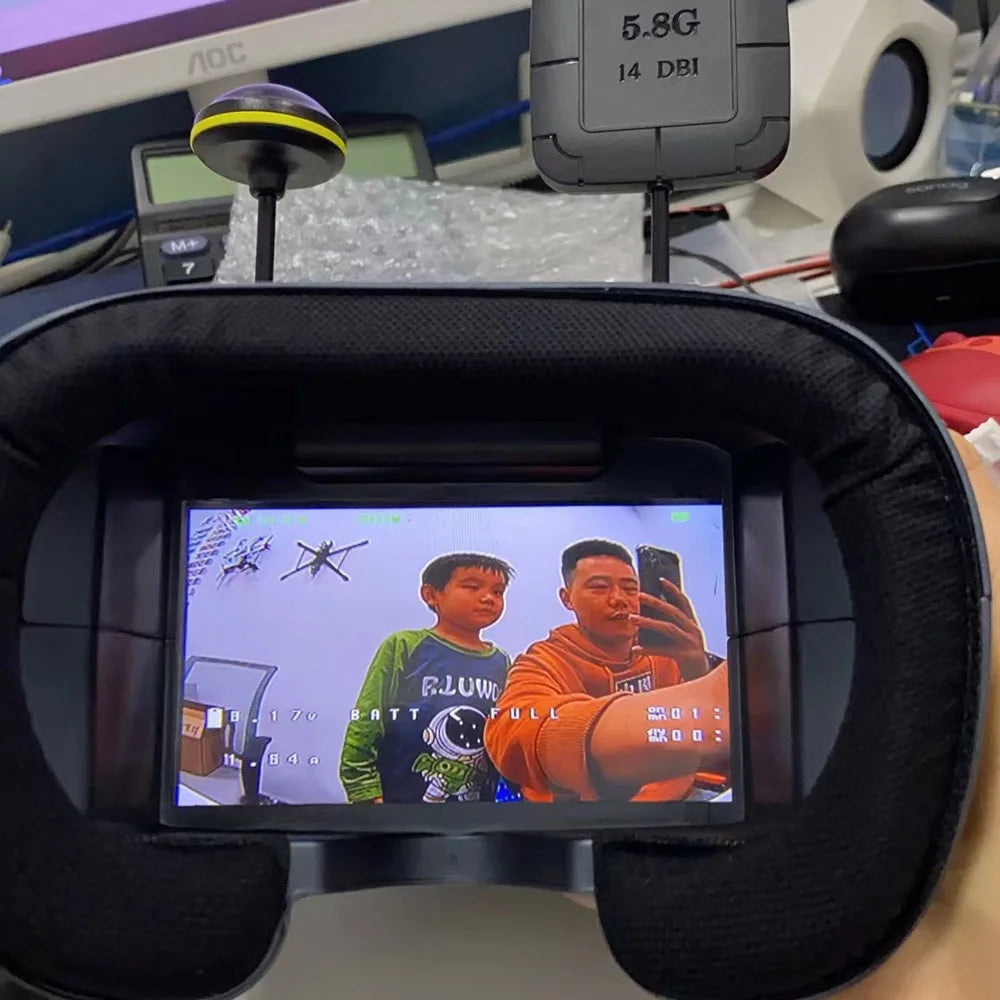 008D 5.8G 40CH FPV Goggles – 4.3 Inch HD 800x480 Video Headset with DVR & Battery for EV800D RC Drone Models