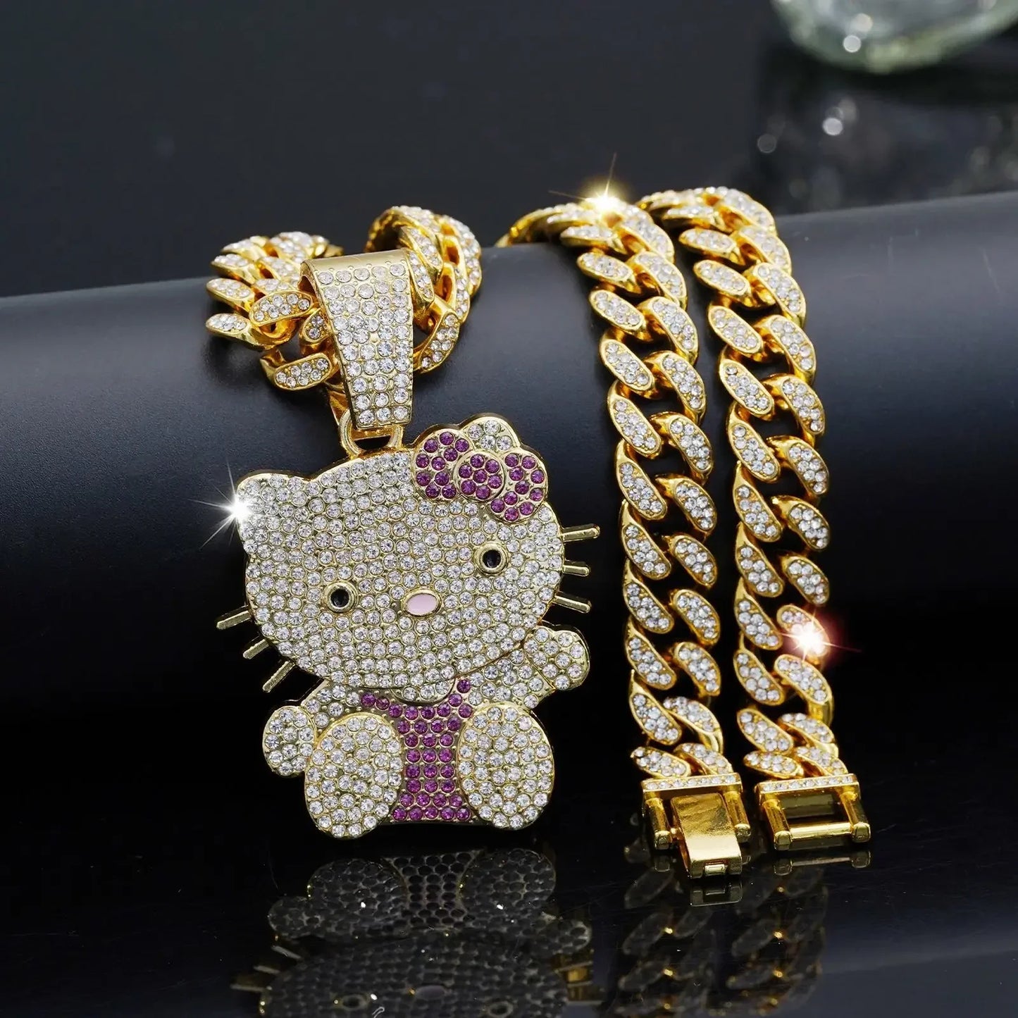 Hello Kitty Y2K White Gold Pendant Necklace – Sweet Long Layered Jewelry Chain for Women, Halloween Style (Europe & America)