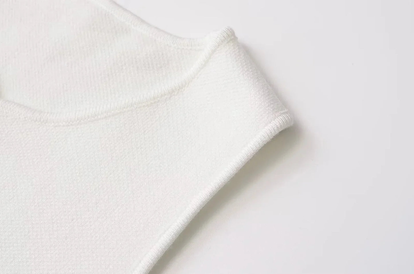 Fall 2025 Knit Vest for Women – Sleeveless Cropped Asymmetrical Slim Sweater Top – White Basic Slim Shirt