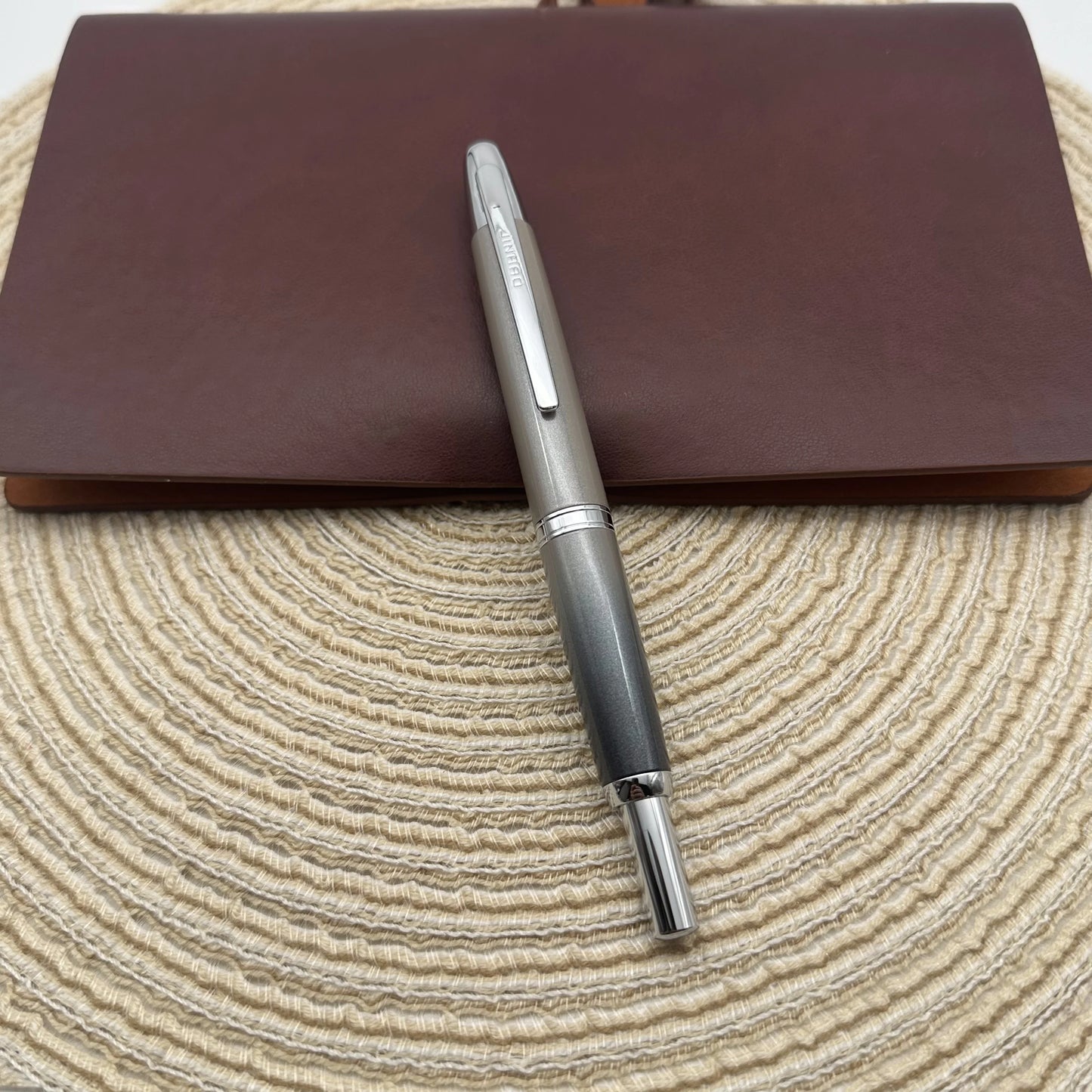 JINHAO 10 Metal Pearl Blue Fountain Pen – EF/F Nib, Pattern Design | Ink Pens for School, Office & Gifts