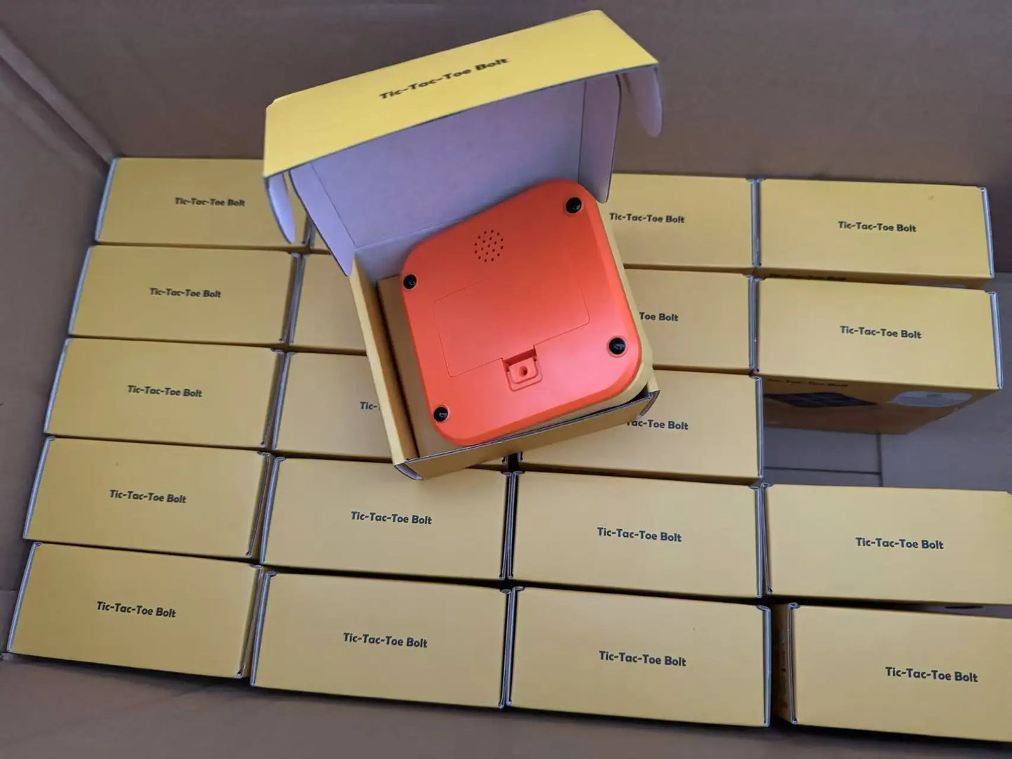 Tic Tac Toe Electronic Game – Noughts & Crosses Memory Training Toy, Portable Travel Game for Kids & Adults