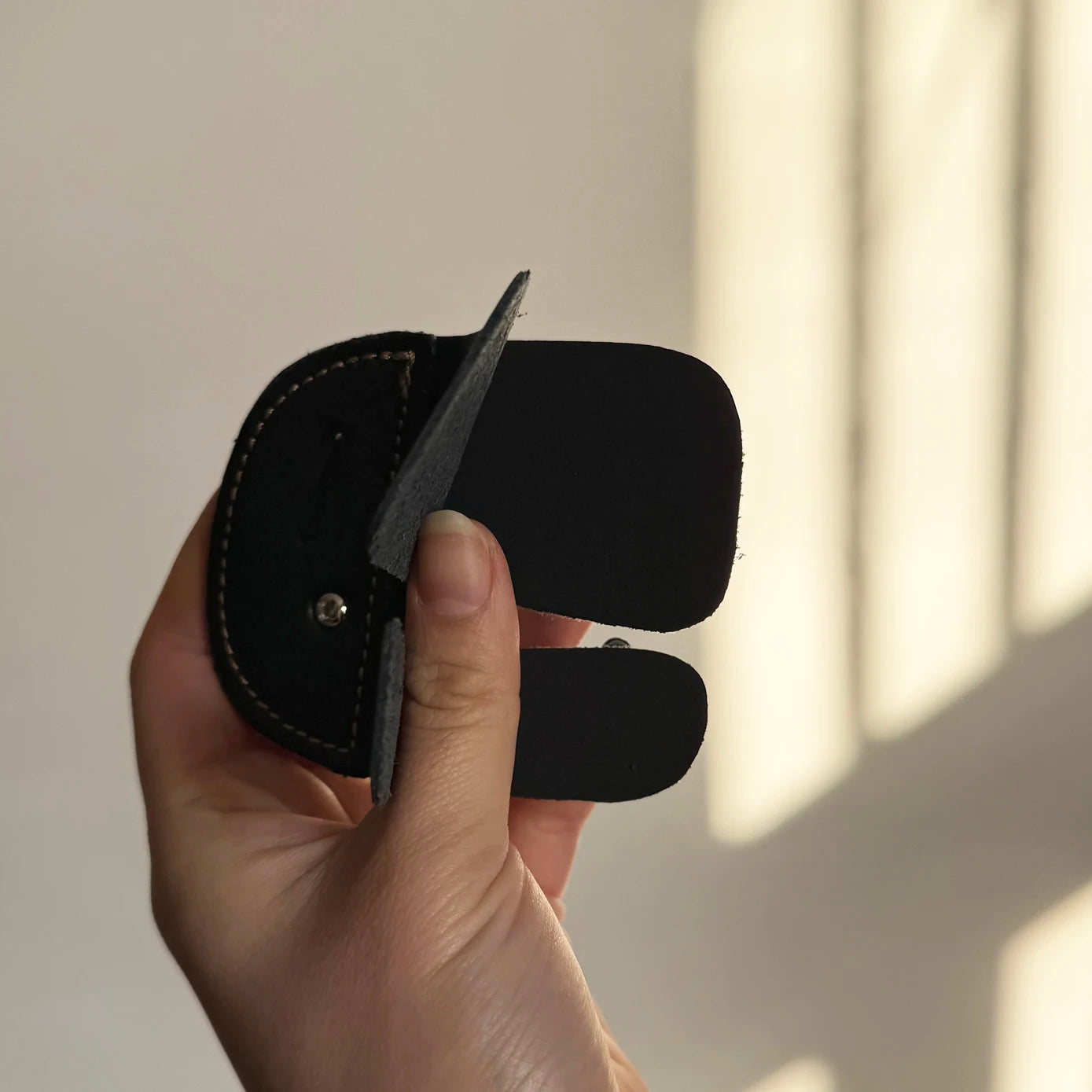 Archery Cowhide Leather Finger Tab – Protective Gear for Recurve Bow