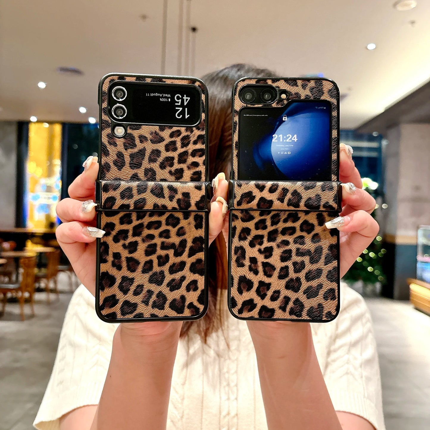 Luxury Leopard Grain Leather Folding Case for Samsung Galaxy Z Flip 3/4/5/6 – Stylish Protective Cover