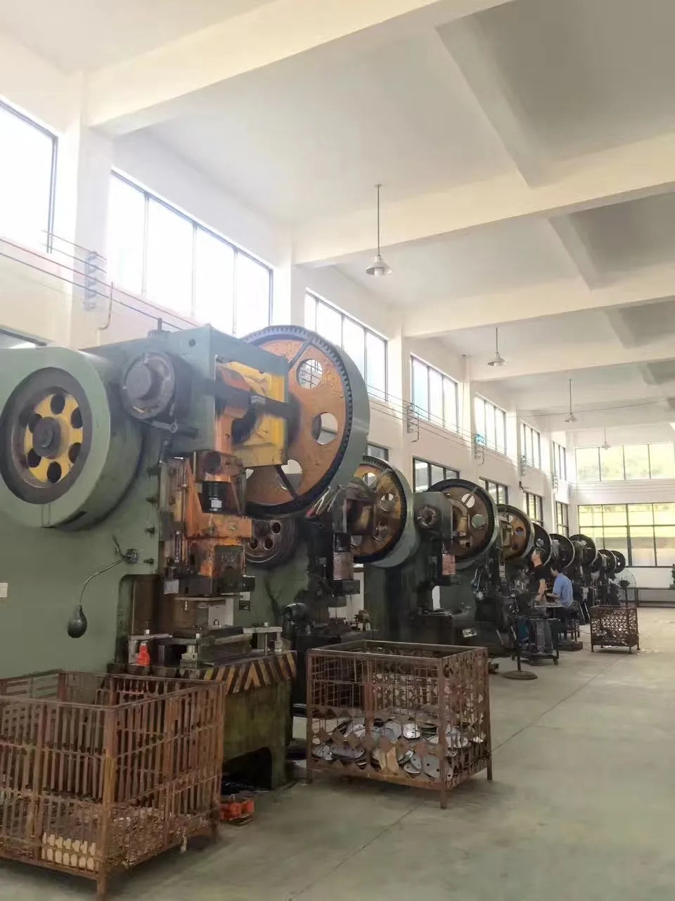 3D & 4D Vibrating Fat Shake Machine — Professional Body Shaper & Massage Fitness Trainer