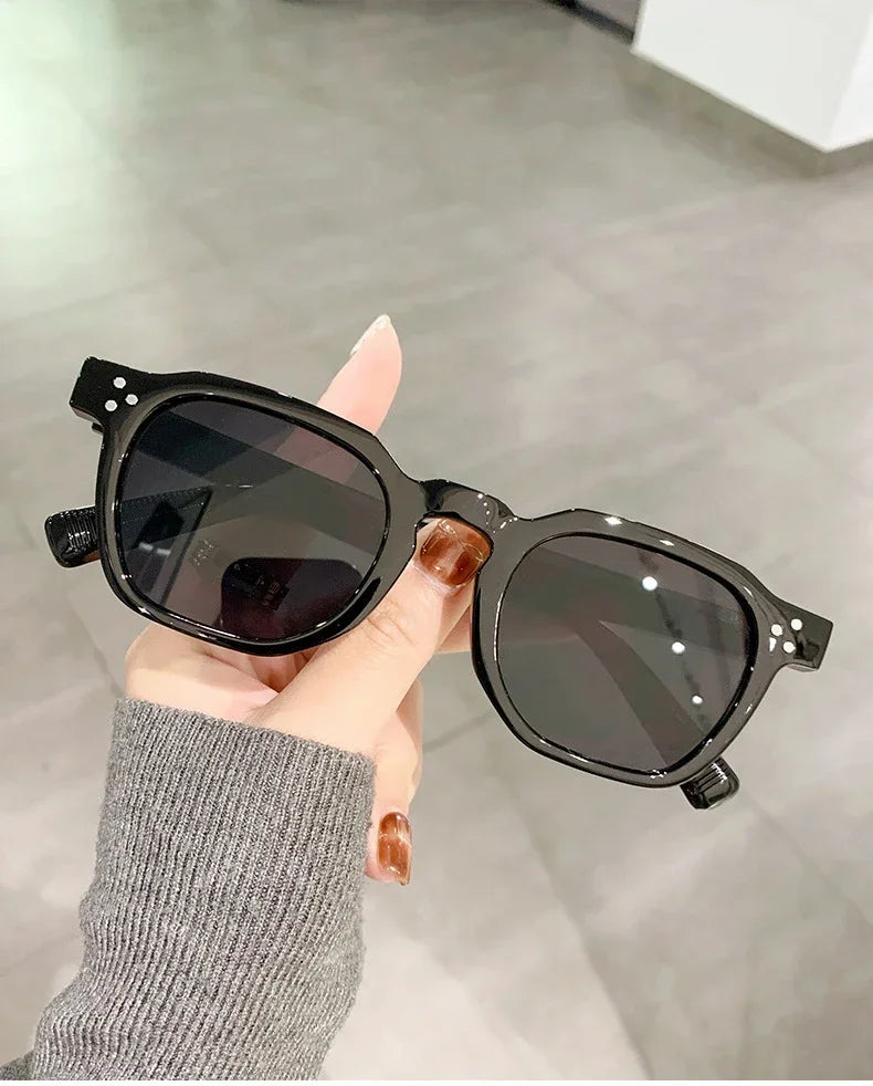 JNPCXI Vintage Rivet Oval Sunglasses – Fashion Leopard Frame Luxury Eyewear for Men & Women, Anti Blue Light Glasses