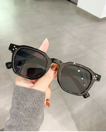 JNPCXI Vintage Rivet Oval Sunglasses – Fashion Leopard Frame Luxury Eyewear for Men & Women, Anti Blue Light Glasses