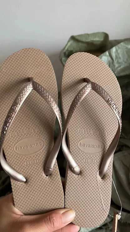 Summer 2025 Women’s Flip Flops – Fashionable Outdoor Beach Slippers for Travel