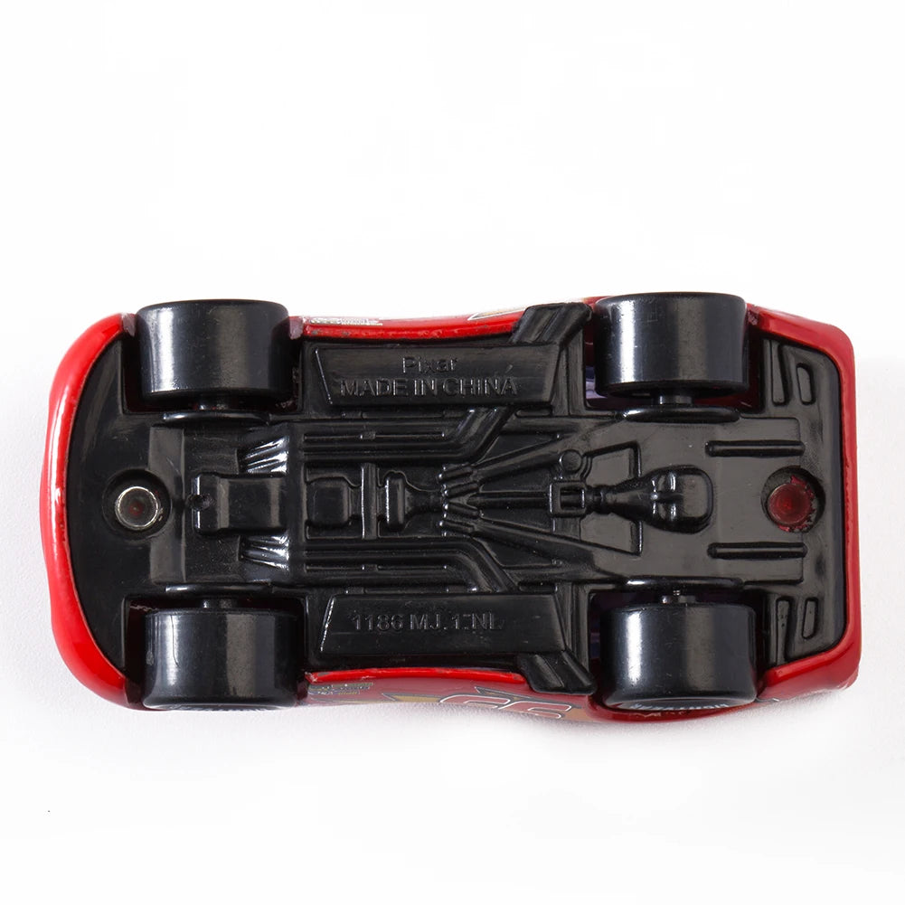 Disney Pixar Cars 3 Lightning McQueen Mack Uncle Collection - 1:55 Diecast Model Car Toy - Perfect Children's Gift