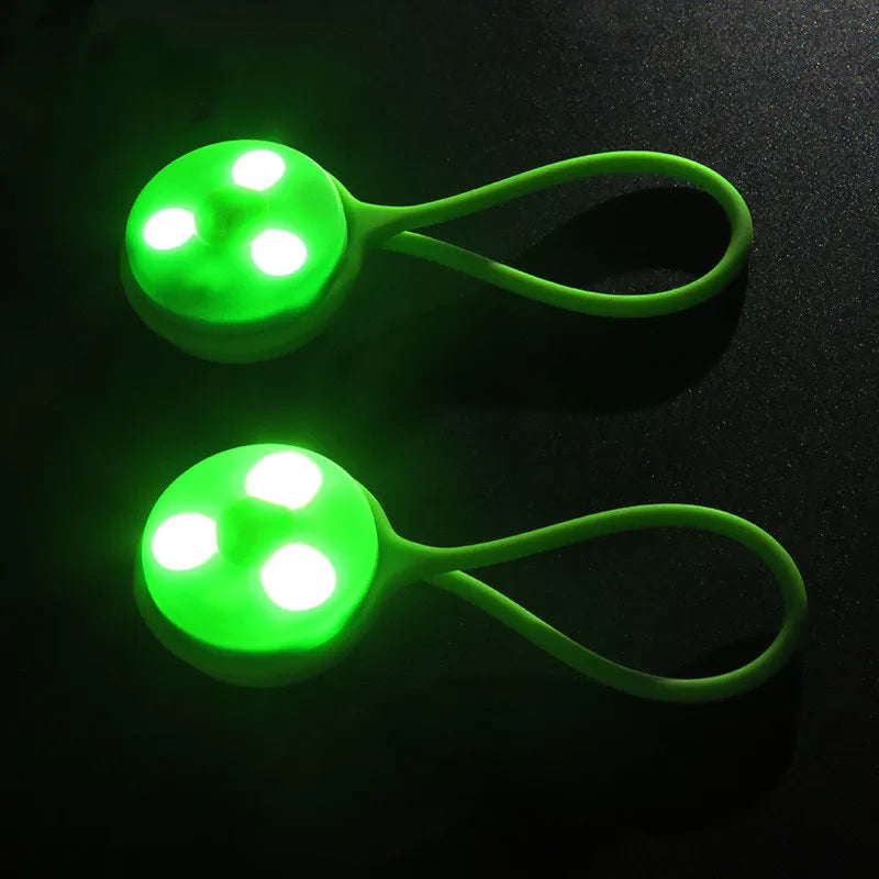 Silicone Backpack Mini Bicycle Light: Popular Rear LED Taillight for Night Riding - Enhance Cycling Safety!