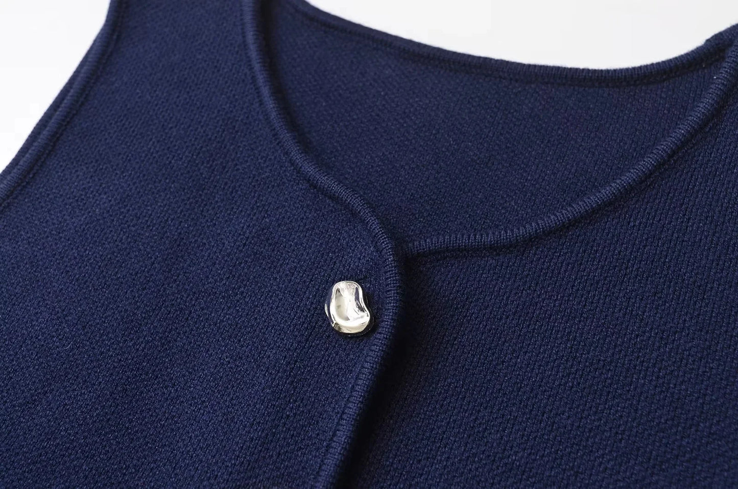 Fall 2025 Knit Vest for Women – Sleeveless Cropped Asymmetrical Slim Sweater Top – White Basic Slim Shirt