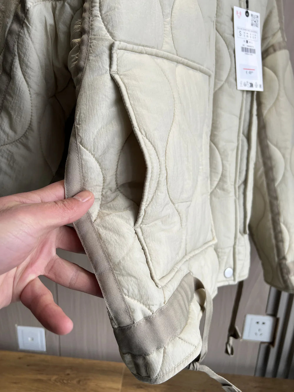 2024 ETJ Quilted Women's Coat – Beige Drawstring High Neck Jacket with Ties & Pockets