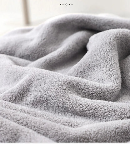 0-3 Years Unisex Baby Bathrobe – Flannel Hooded Cape, Cartoon Design, Newborn Shower Gift, Swaddling Bath Towel for Boys & Girls