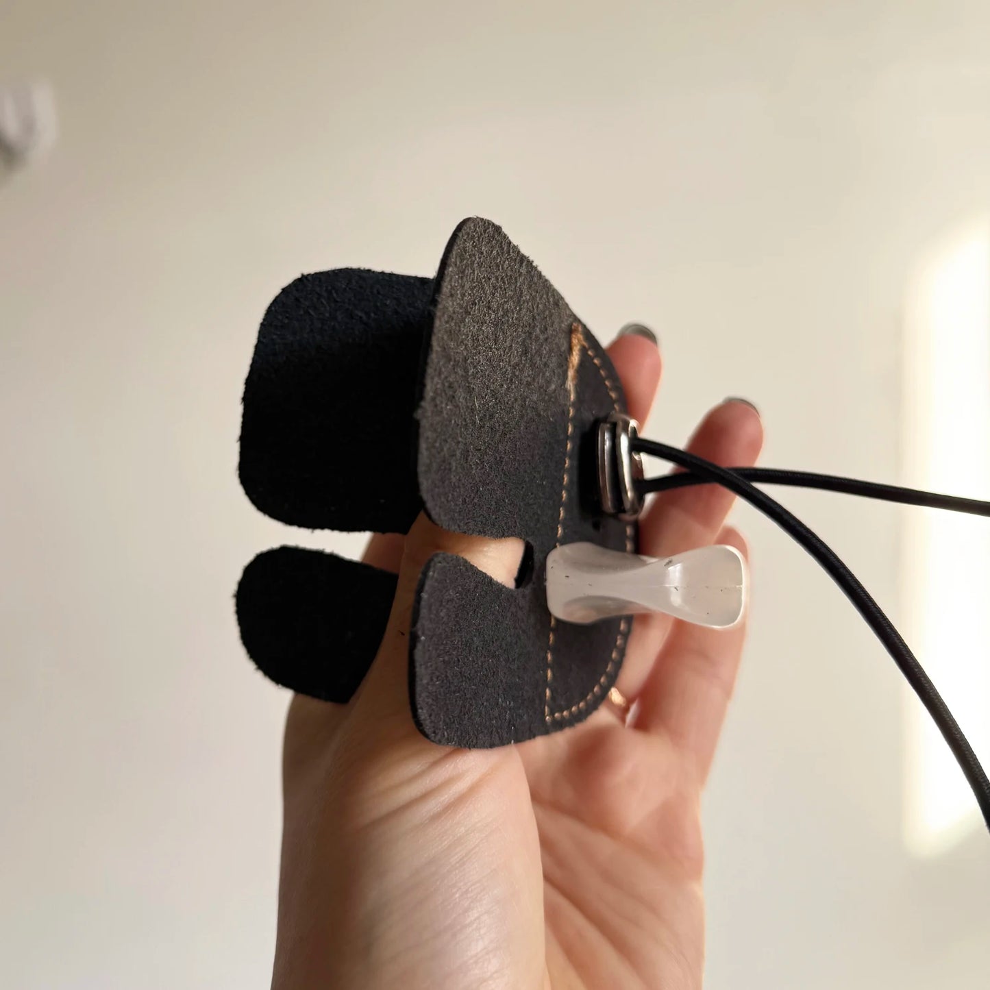 Archery Cowhide Leather Finger Tab – Protective Gear for Recurve Bow