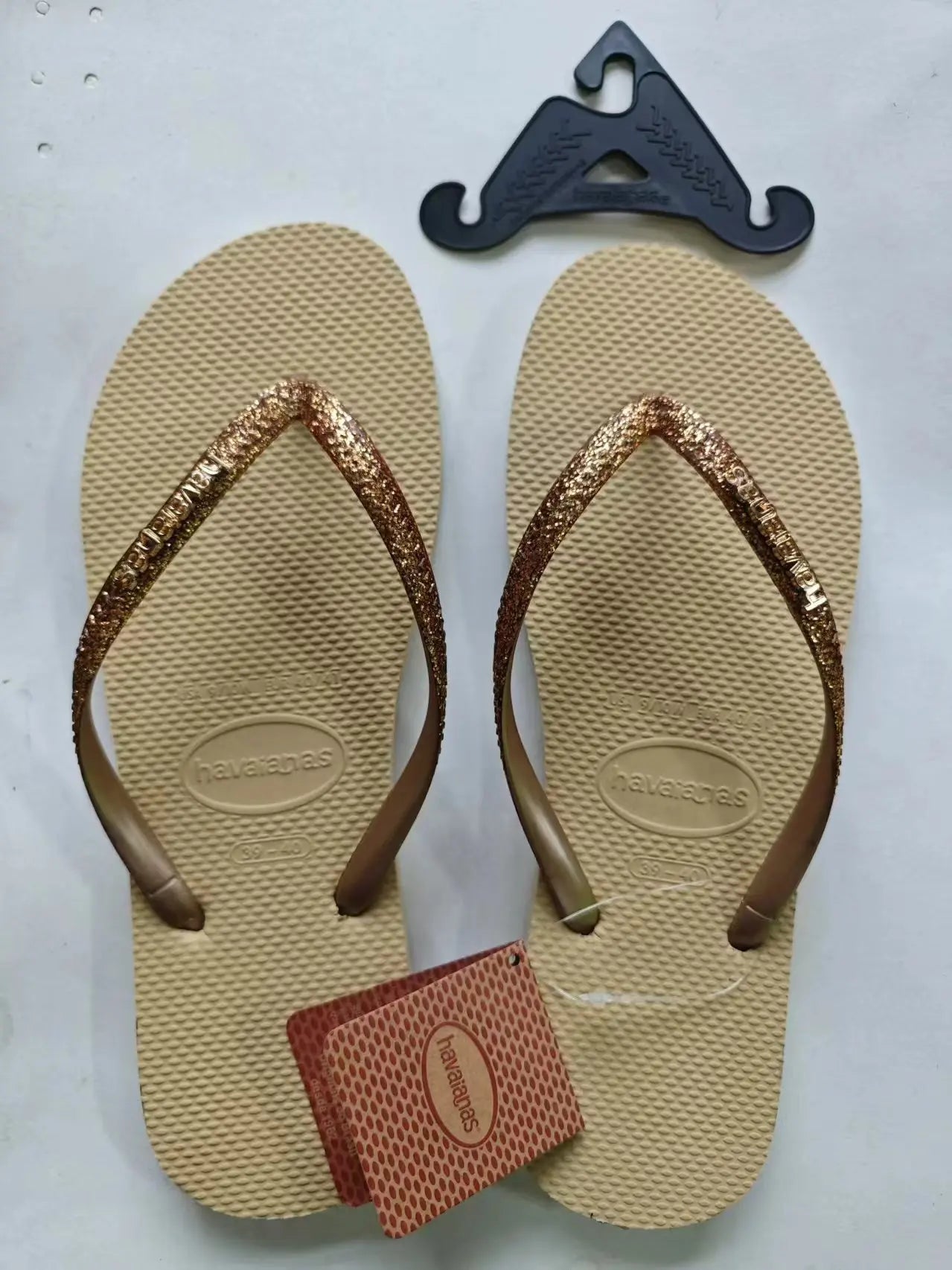 Summer 2025 Women’s Flip Flops – Fashionable Outdoor Beach Slippers for Travel