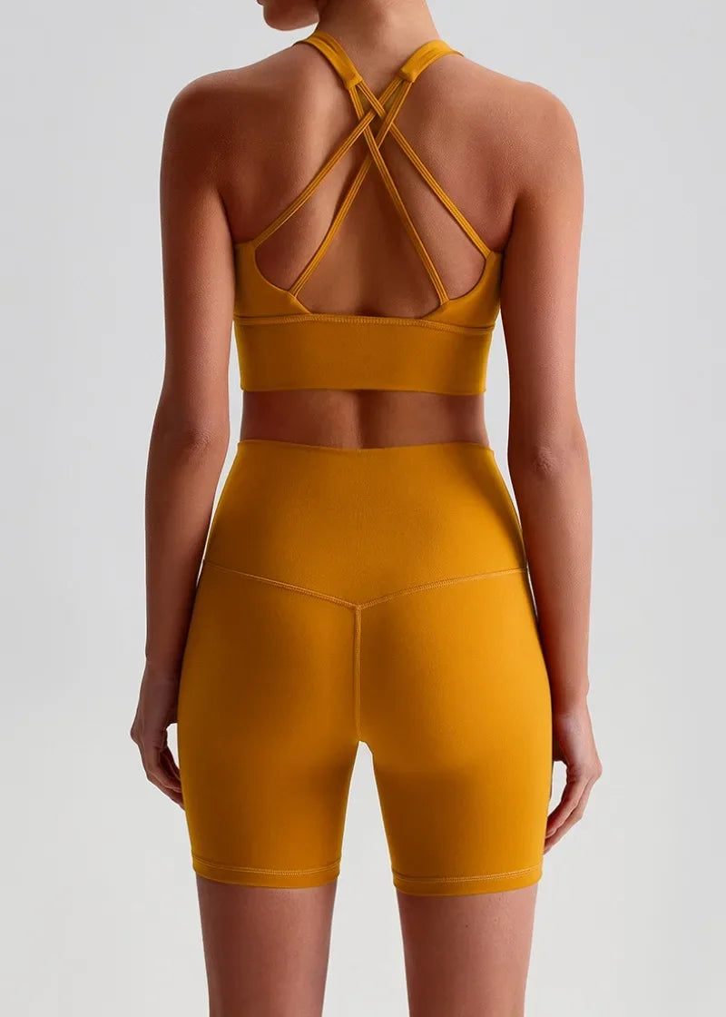 Women's Seamless Yoga Set — Quick-Dry Backless Bra & Booty-Lifting Shorts for Running, Gym & Fitness Workouts