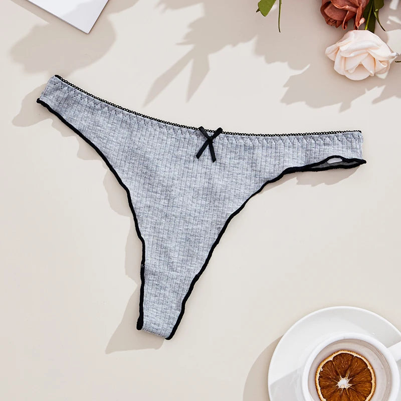 3Pcs Women's Low-Rise Thong Panties - Solid Color Cotton Lingerie for Comfort & Style