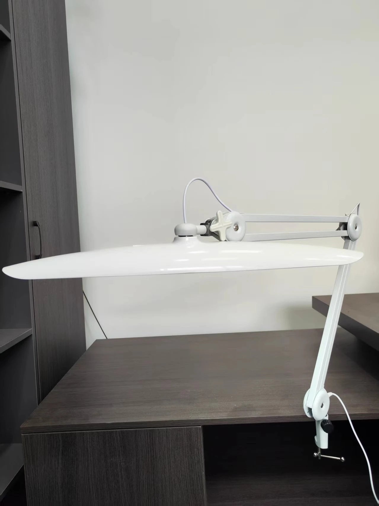 2,200 Lumens LED Task Lamp – Super Bright Desk Light with 117 SMD, 4-Level Dimmable for Home, Office & Beauty Shop