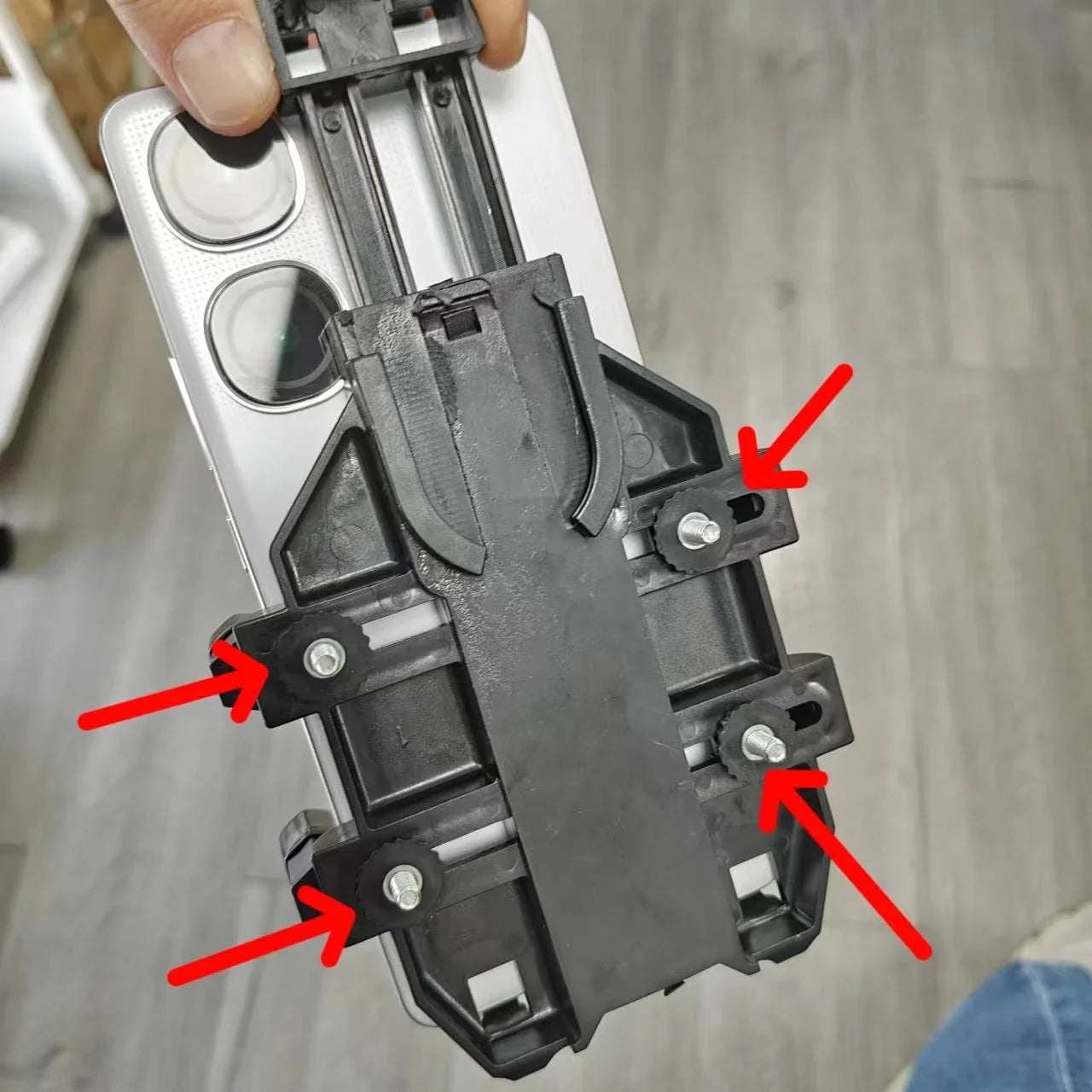 Universal 8-Claw Mobile Phone Holder – Mount for Motorcycle, Scooter, ATV, Bicycle & E-Bike