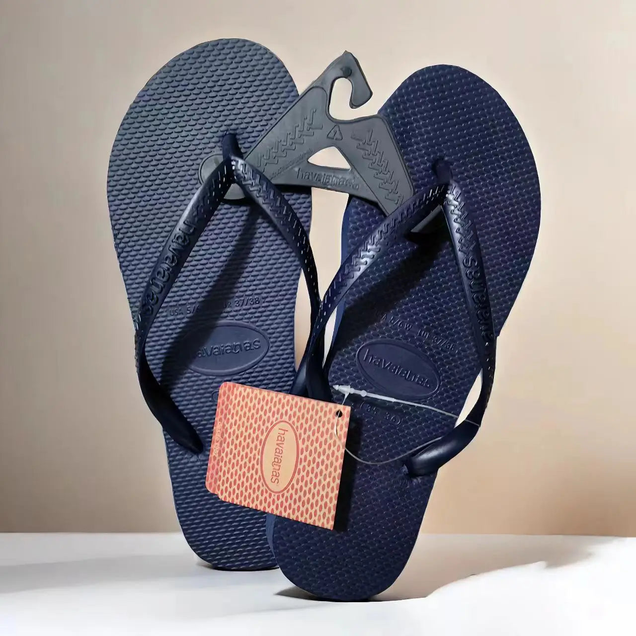 Summer 2025 Women’s Flip Flops – Fashionable Outdoor Beach Slippers for Travel