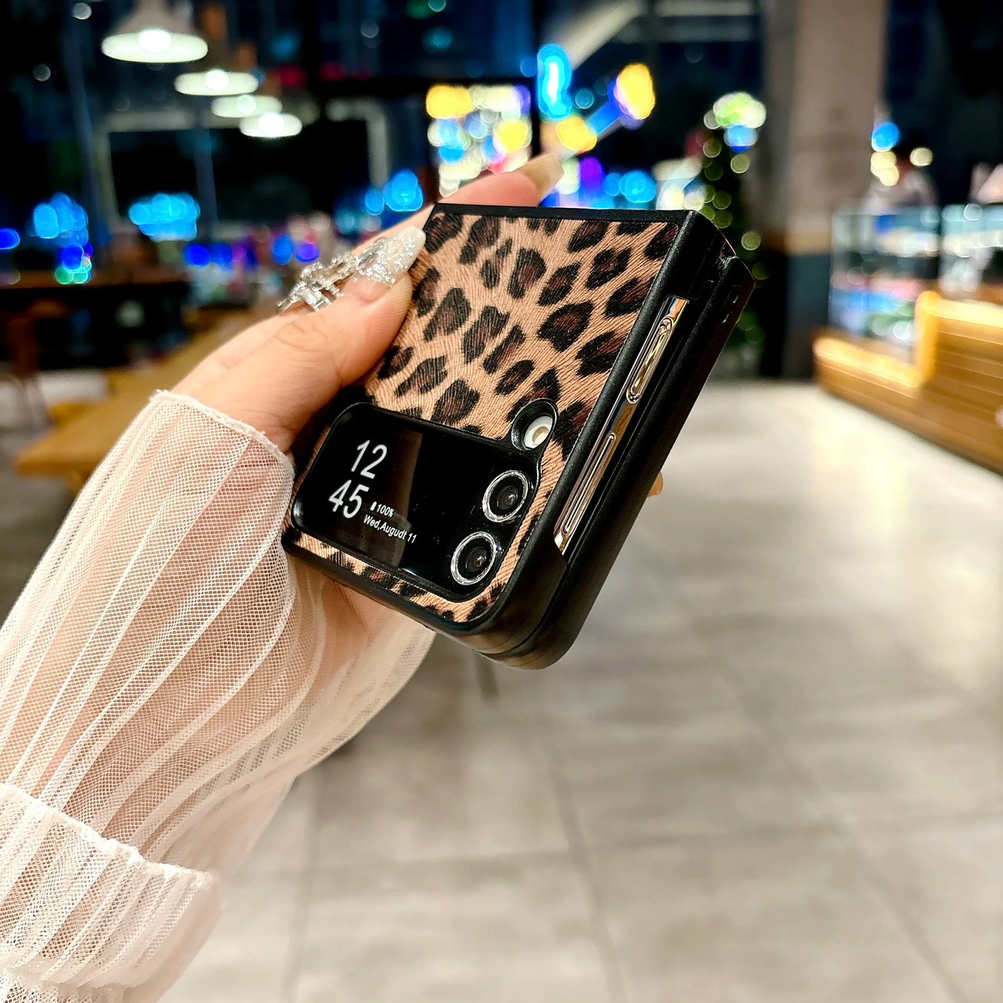 Luxury Leopard Grain Leather Folding Case for Samsung Galaxy Z Flip 3/4/5/6 – Stylish Protective Cover