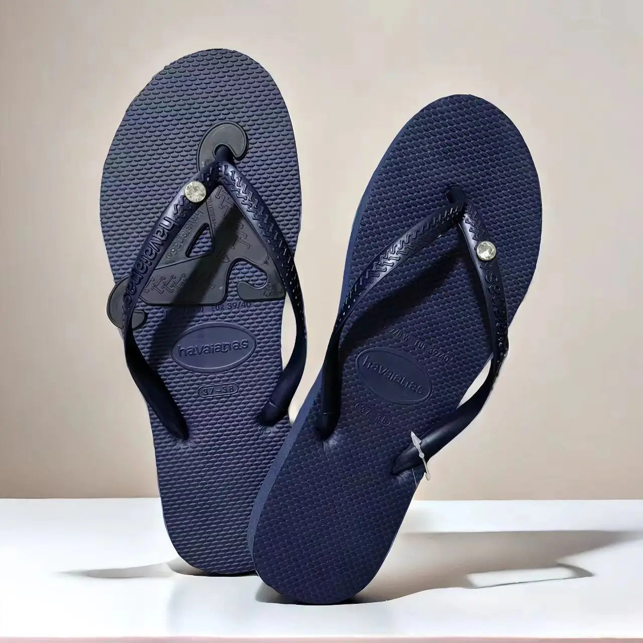 Summer 2025 Women’s Flip Flops – Fashionable Outdoor Beach Slippers for Travel