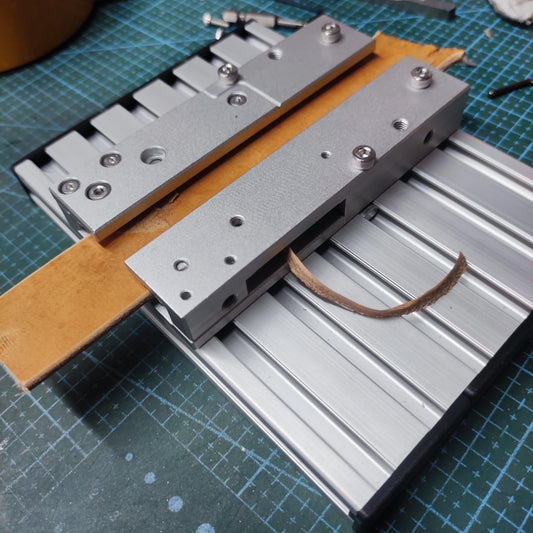 Cowhide Belt Edge Rounding Cutter – Double-Sided Circular Leather Splitter & Curved Trimming Machine