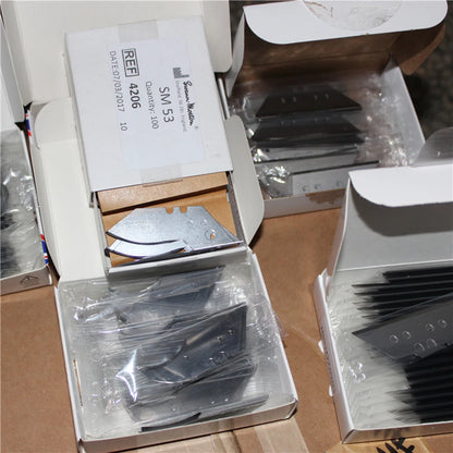 Heavy Duty Trapezoidal Hook Cutting Knife - Ideal for Cable Peeling, Carpet, Wallboard, Stone, Wood, Plastic, and Fiberboard Cutting