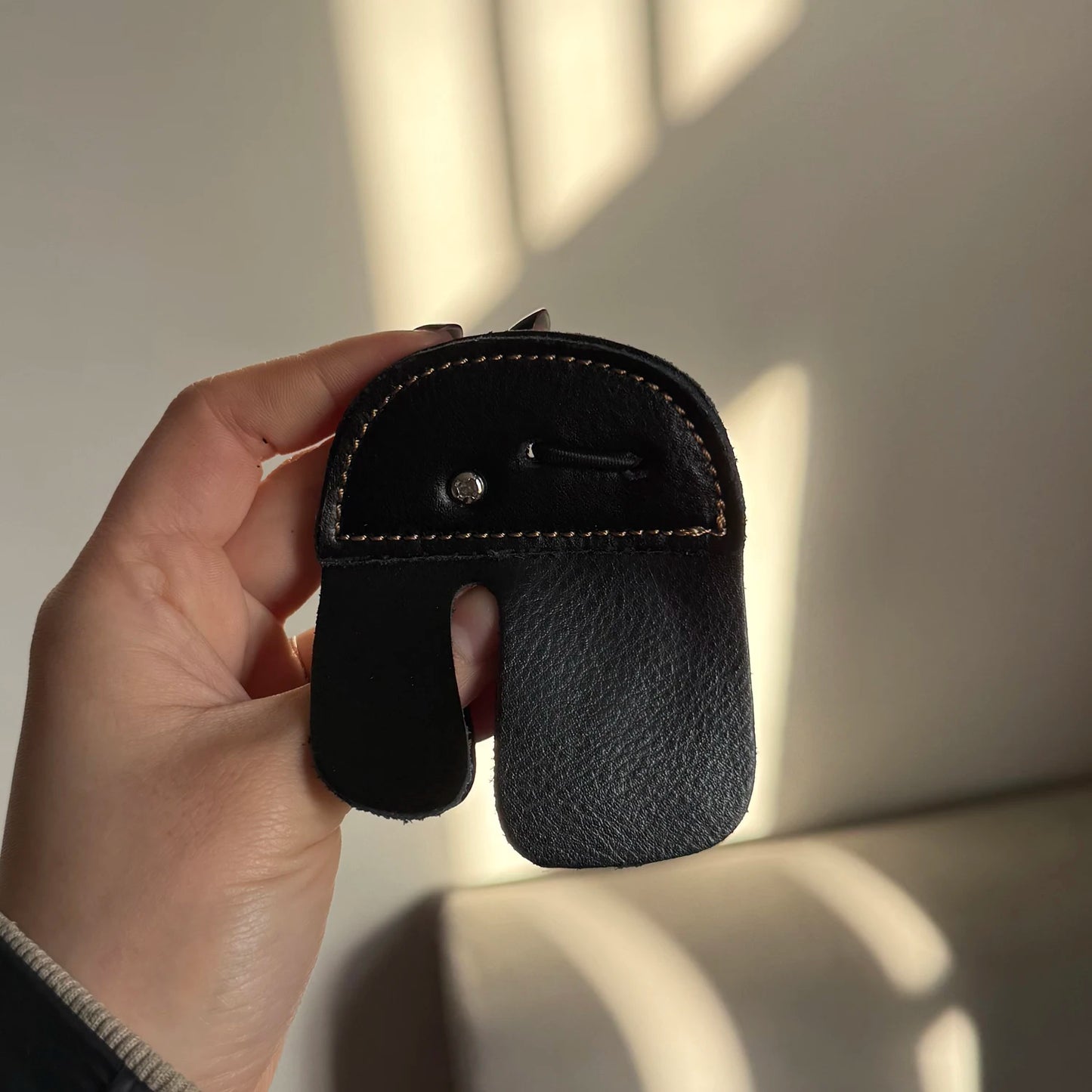 Archery Cowhide Leather Finger Tab – Protective Gear for Recurve Bow