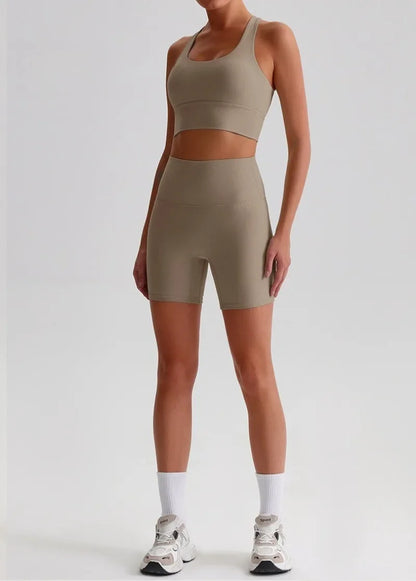 Women's Seamless Yoga Set — Quick-Dry Backless Bra & Booty-Lifting Shorts for Running, Gym & Fitness Workouts