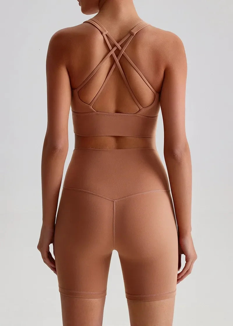 Women's Seamless Yoga Set — Quick-Dry Backless Bra & Booty-Lifting Shorts for Running, Gym & Fitness Workouts