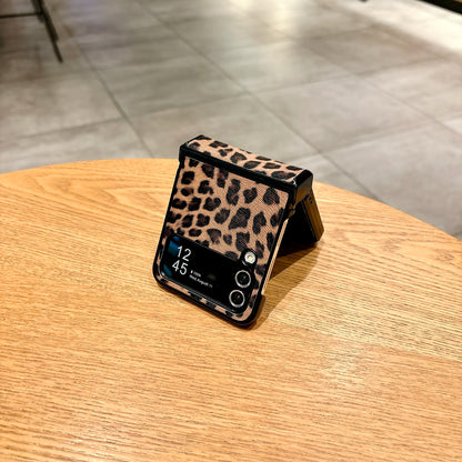 Luxury Leopard Grain Leather Folding Case for Samsung Galaxy Z Flip 3/4/5/6 – Stylish Protective Cover