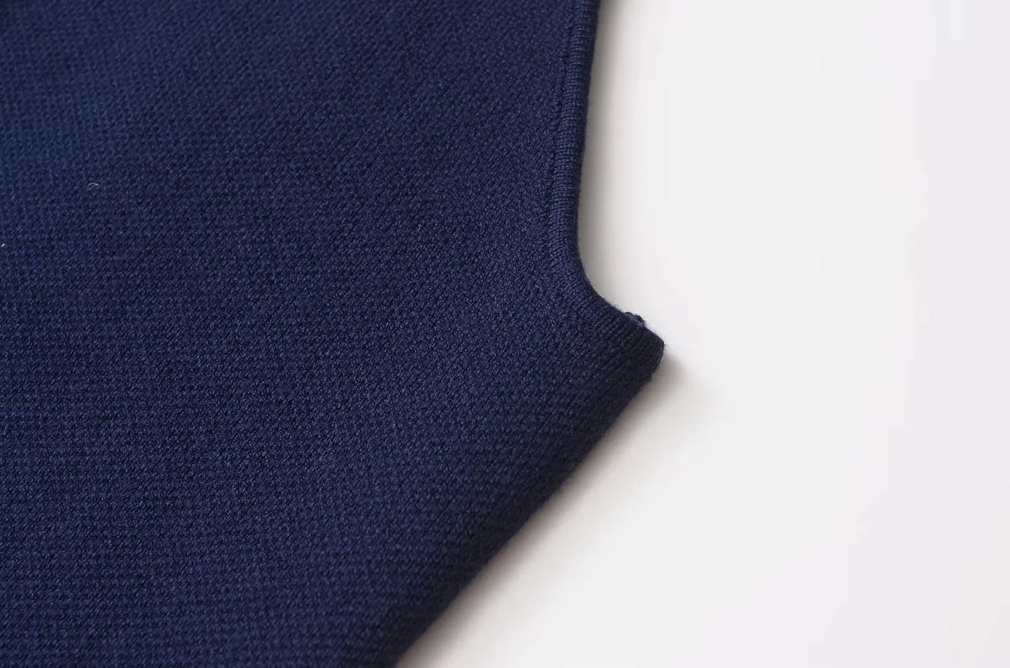 Fall 2025 Knit Vest for Women – Sleeveless Cropped Asymmetrical Slim Sweater Top – White Basic Slim Shirt