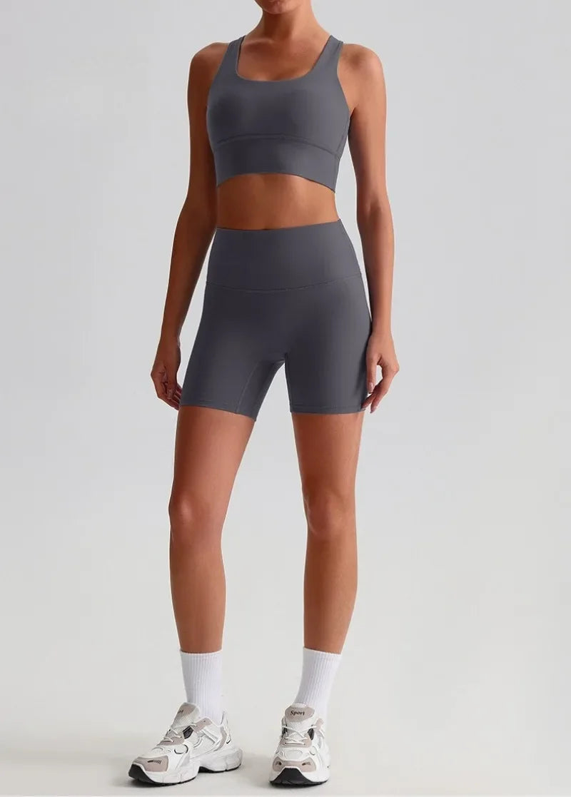 Women's Seamless Yoga Set — Quick-Dry Backless Bra & Booty-Lifting Shorts for Running, Gym & Fitness Workouts