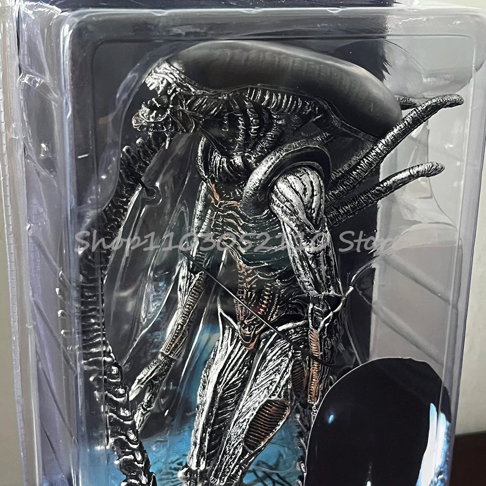 NECA Grid Warrior Xenomorph Action Figure – Alien vs Predator Collecti ...